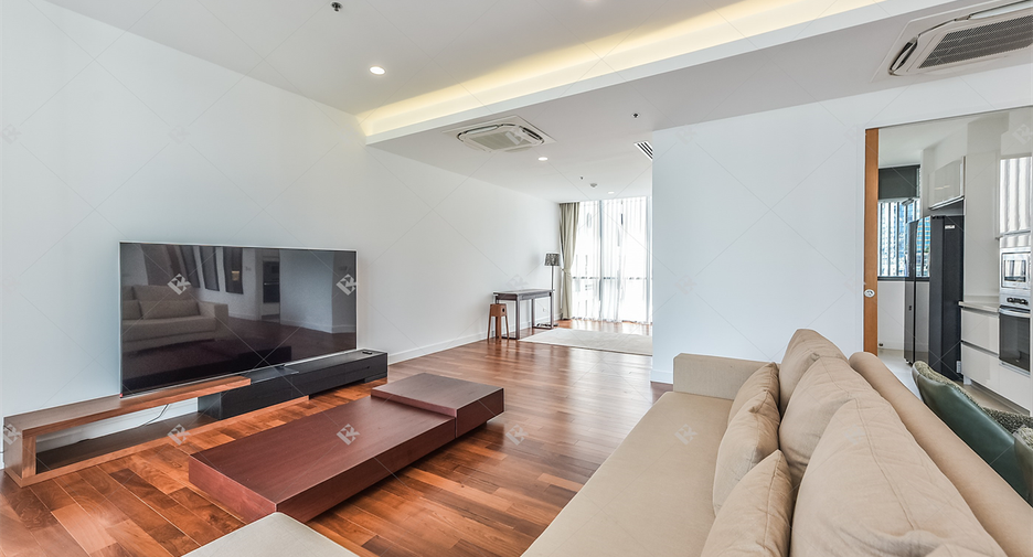 For rent 2 bedrooms condo in Khlong Toei, Bangkok