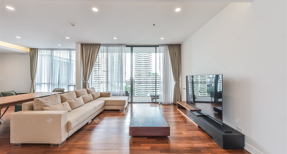 For rent 2 bedrooms condo in Khlong Toei, Bangkok