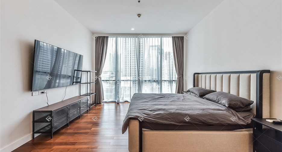 For rent 2 bedrooms condo in Khlong Toei, Bangkok
