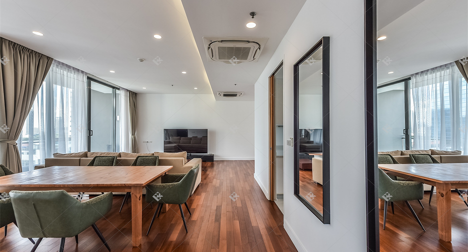 For rent 2 bedrooms condo in Khlong Toei, Bangkok