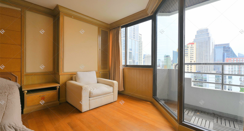 For rent 2 bedrooms condo in Khlong Toei, Bangkok