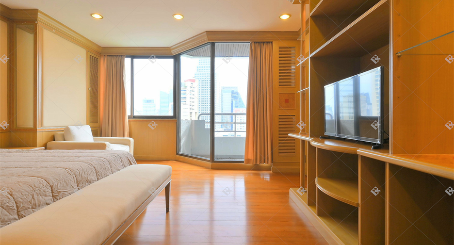 For rent 2 bedrooms condo in Khlong Toei, Bangkok