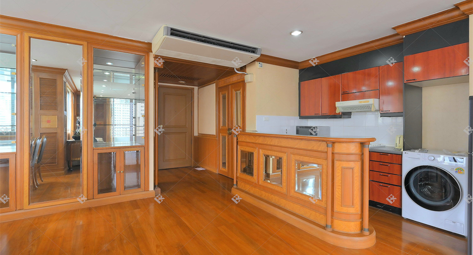 For rent 2 bedrooms condo in Khlong Toei, Bangkok