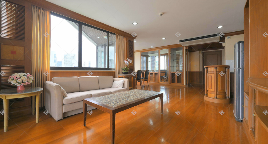 For rent 2 bedrooms condo in Khlong Toei, Bangkok