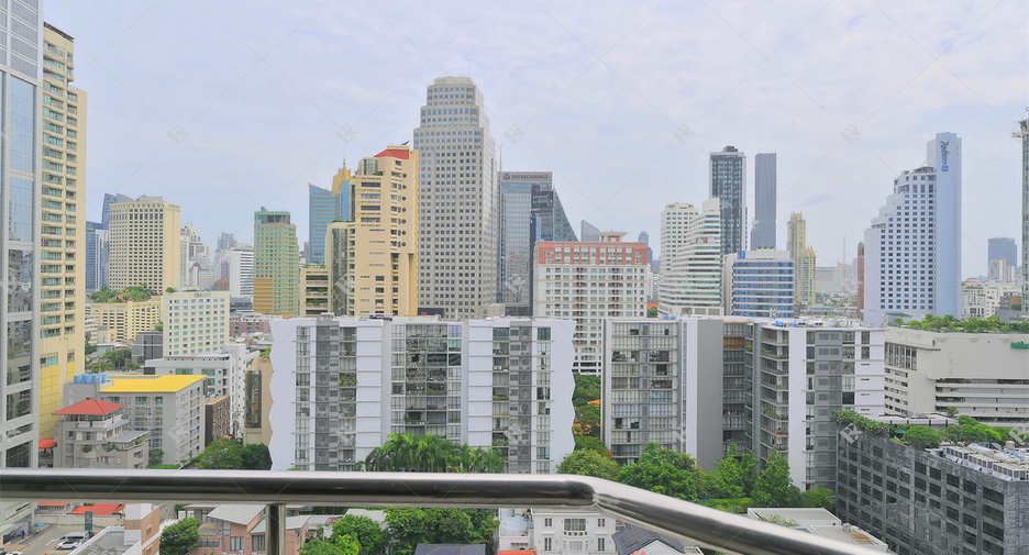 For rent 2 bedrooms condo in Khlong Toei, Bangkok