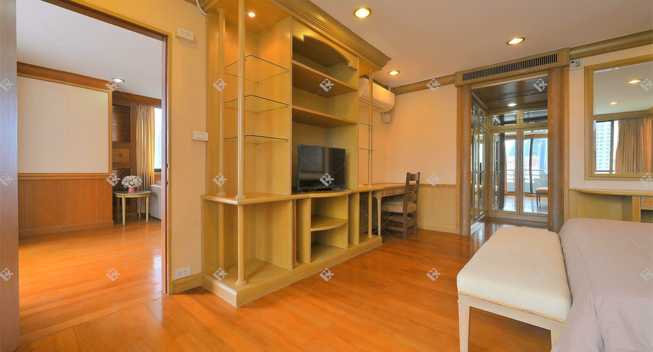 For rent 2 bedrooms condo in Khlong Toei, Bangkok