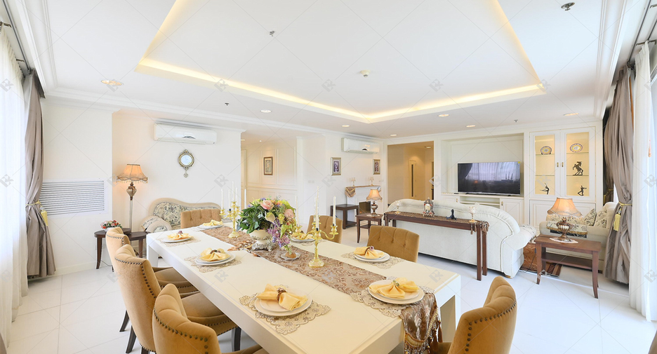 For rent 4 bedrooms condo in Watthana, Bangkok