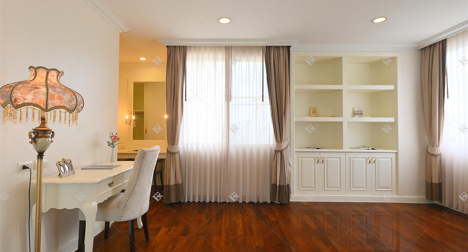 For rent 4 bedrooms condo in Watthana, Bangkok