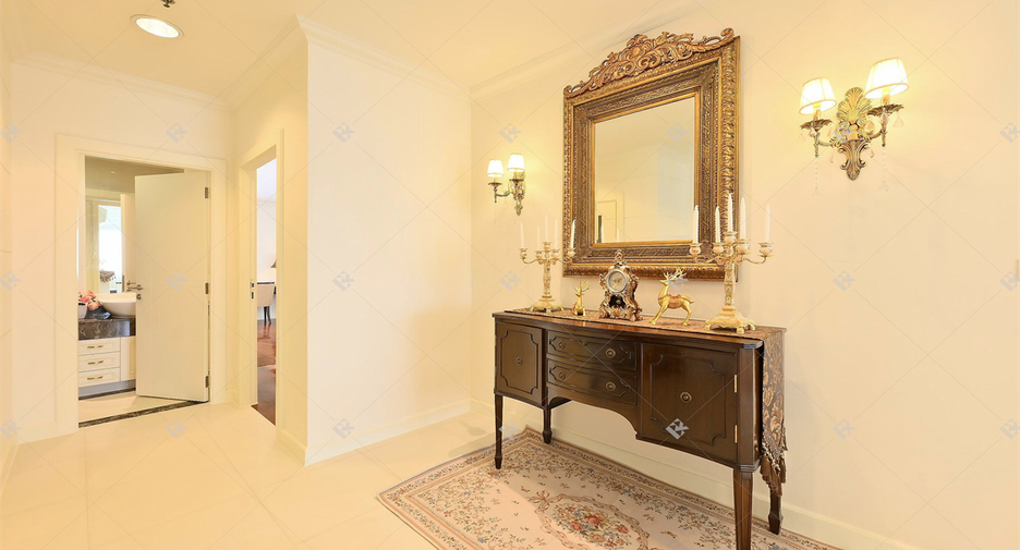 For rent 4 bedrooms condo in Watthana, Bangkok
