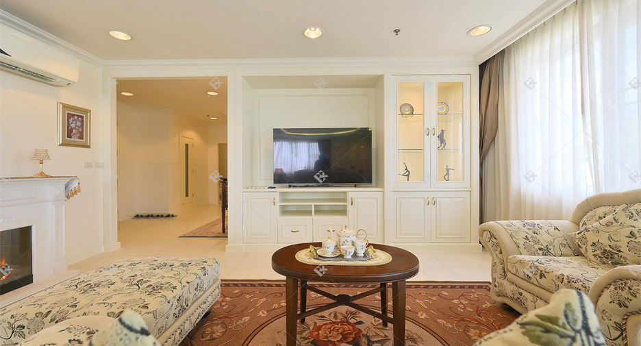 For rent 4 bedrooms condo in Watthana, Bangkok