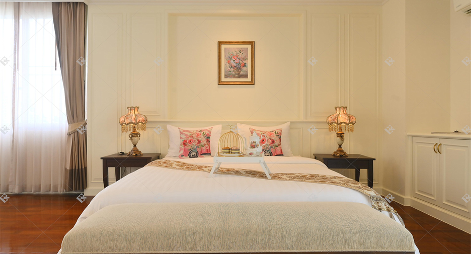 For rent 4 bedrooms condo in Watthana, Bangkok