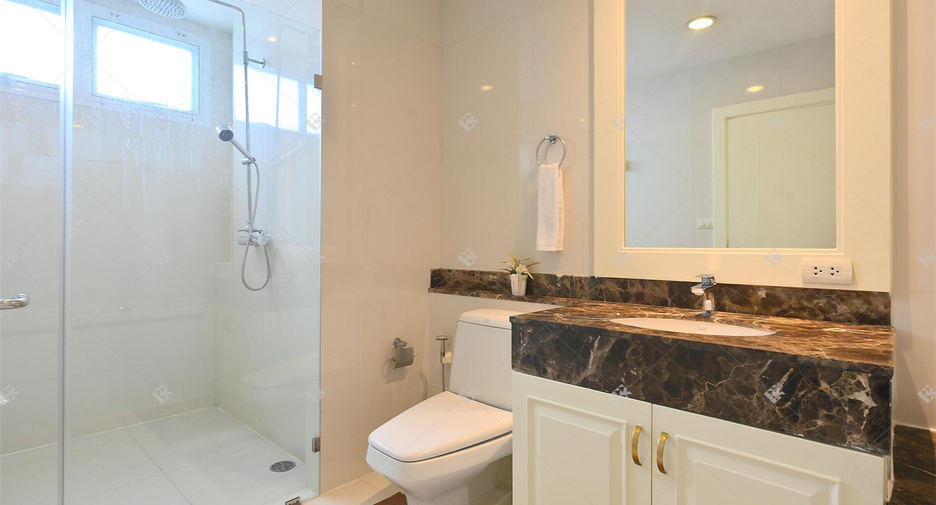 For rent 4 bedrooms condo in Watthana, Bangkok