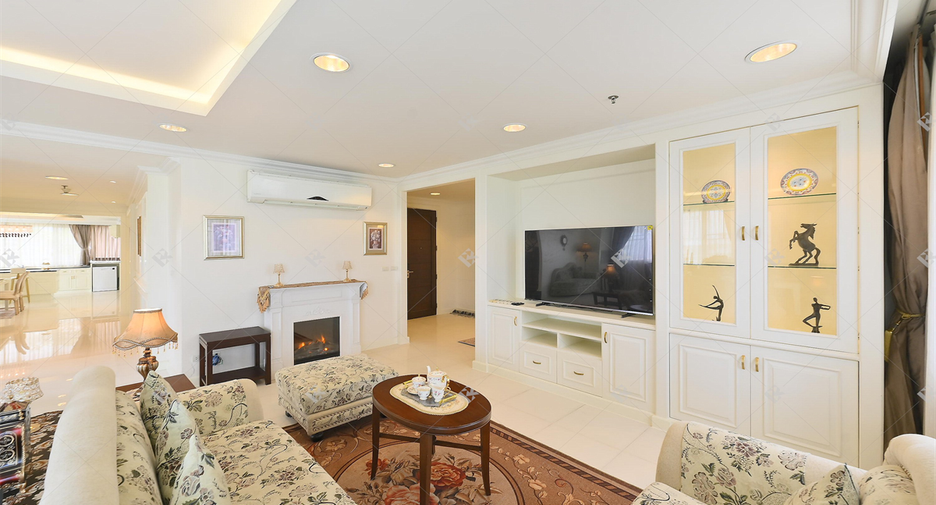 For rent 4 bedrooms condo in Watthana, Bangkok
