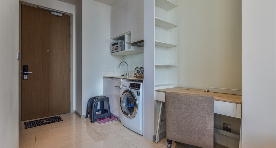 Wohnung zur Miete mit 1 Zimmer in Bang Rak, Bangkok