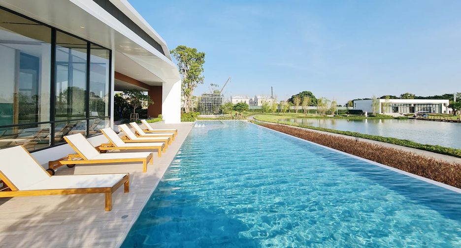 Casa adosada en venta de 4 habitaciones en Bang Sao Thong, Samut Prakan