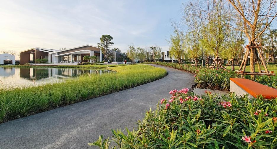 For sale 2 bedrooms townhouse in Bang Sao Thong, Samut Prakan