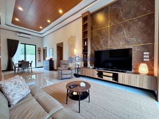 Haus zum Kauf mit 3 Zimmer in Bang Lamung, Chonburi