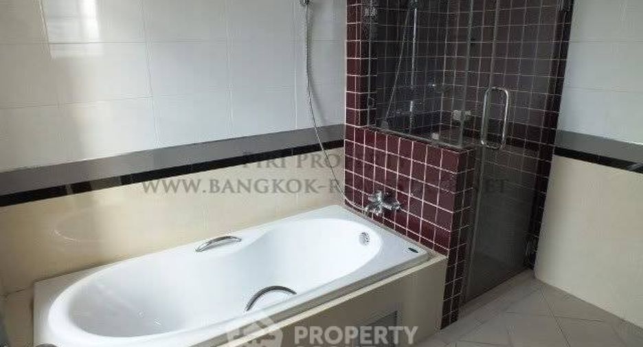 Condo en alquiler de 2 habitaciones en Khlong Toei, Bangkok