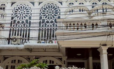 Reihenhaus zur Miete mit 5 Zimmer in Watthana, Bangkok
