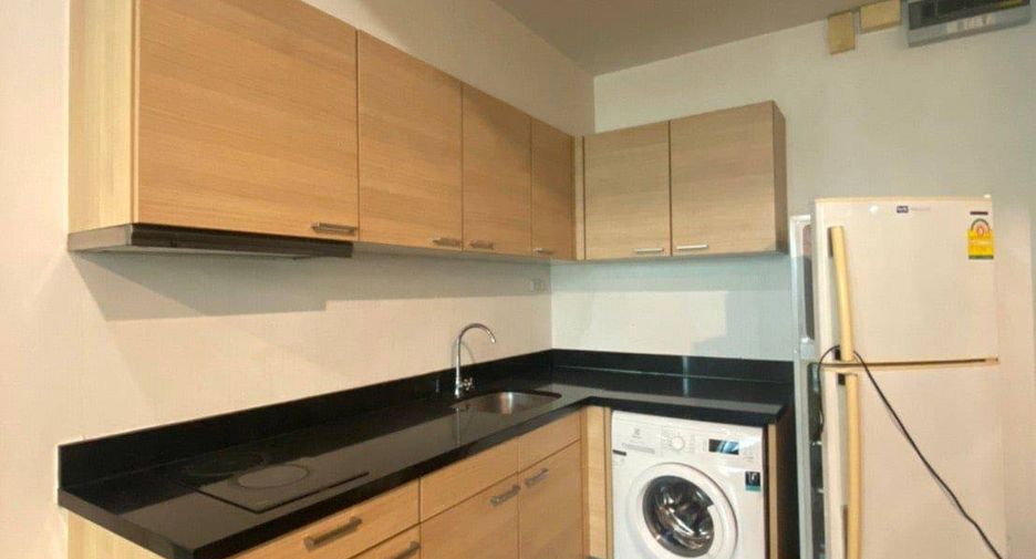 Wohnung zur Miete mit 1 Zimmer in Pathum Wan, Bangkok