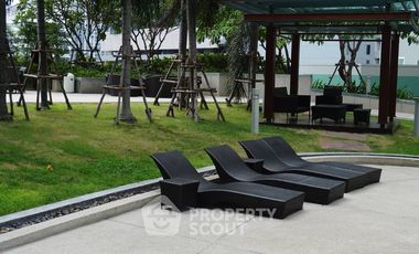 For rent 3 bedrooms condo in Huai Khwang, Bangkok