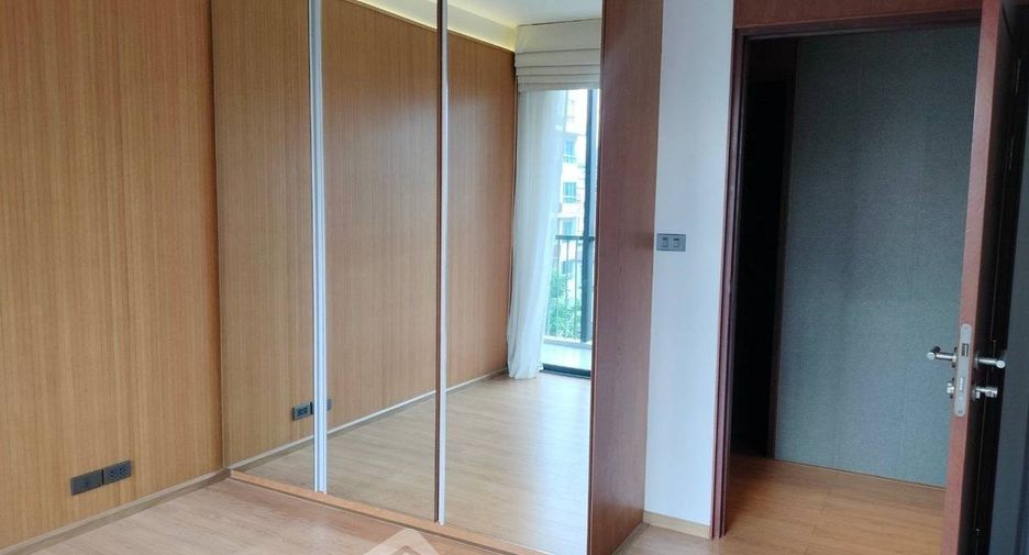 For rent 3 bedrooms apartment in Watthana, Bangkok