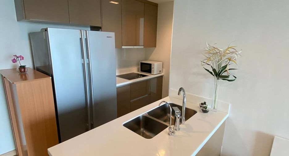 For rent 2 bedrooms condo in Khlong Toei, Bangkok
