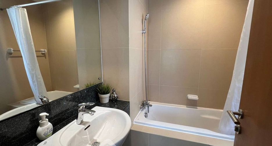 For rent 2 bedrooms condo in Khlong Toei, Bangkok