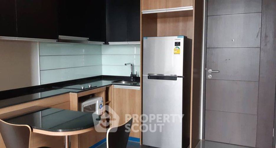 For rent 1 bed condo in Pathum Wan, Bangkok