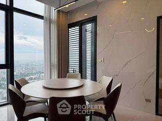 For rent 4 bedrooms condo in Huai Khwang, Bangkok