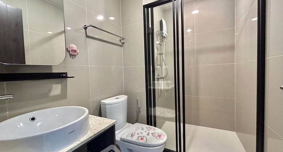Condo en alquiler de 2 habitaciones en Huai Khwang, Bangkok