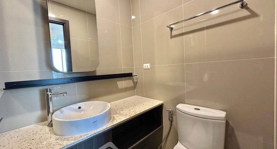 Condo en alquiler de 2 habitaciones en Huai Khwang, Bangkok