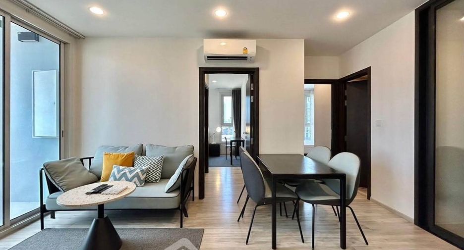 Condo en alquiler de 2 habitaciones en Huai Khwang, Bangkok