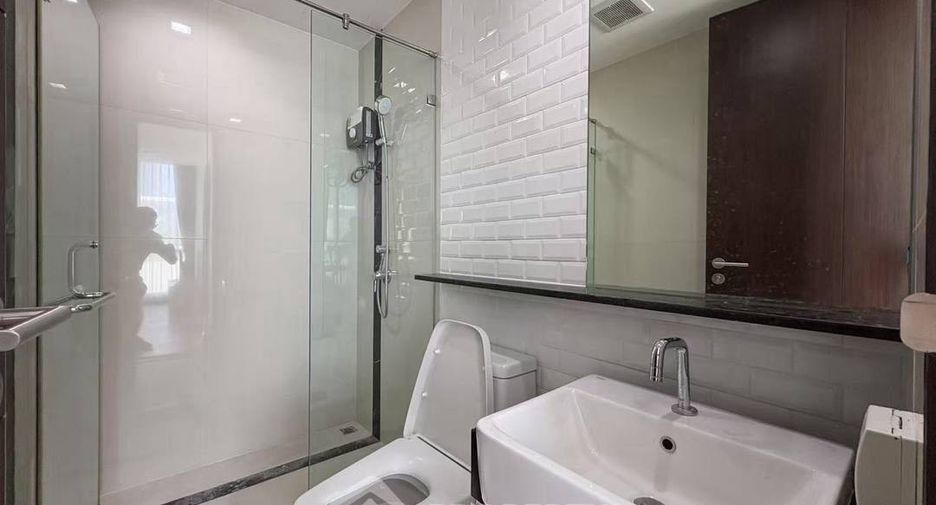 For rent 1 bed condo in Pathum Wan, Bangkok
