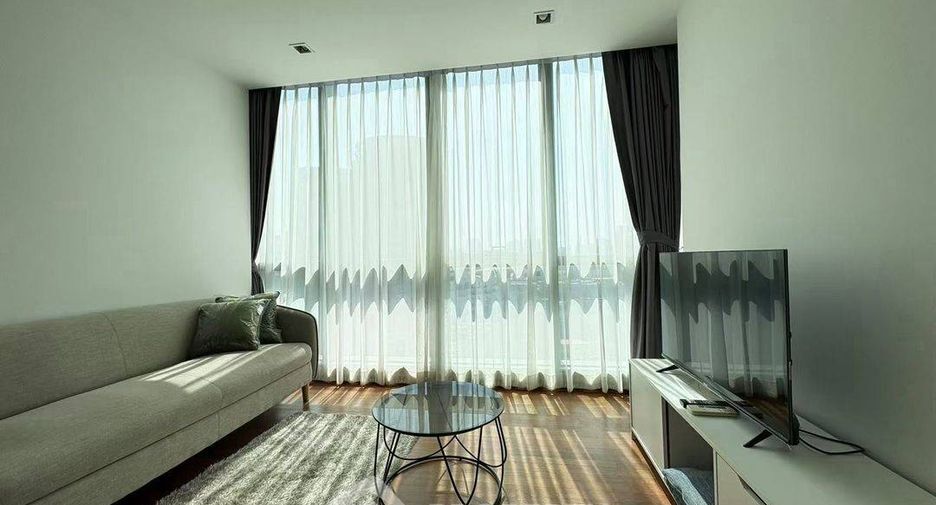 For rent 2 bedrooms condo in Pathum Wan, Bangkok