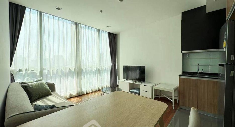 For rent 2 bedrooms condo in Pathum Wan, Bangkok