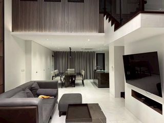 Casa en alquiler de 4 habitaciones en Yan Nawa, Bangkok
