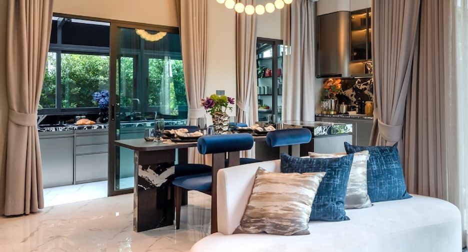 Casa adosada en venta de 4 habitaciones en Huai Khwang, Bangkok