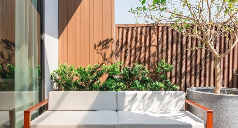 Casa adosada en venta de 4 habitaciones en Huai Khwang, Bangkok