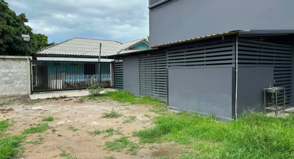 Local comercial en alquiler de 2 habitaciones en Mae Rim, Chiang Mai