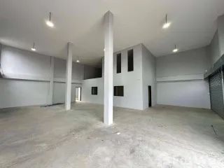 Local comercial en alquiler de 2 habitaciones en Mae Rim, Chiang Mai
