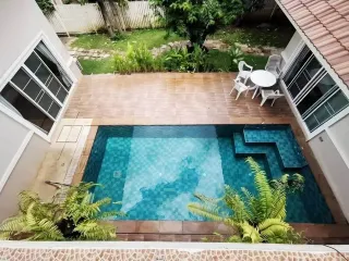 For rent 6 bedrooms villa in Mueang Chiang Mai, Chiang Mai