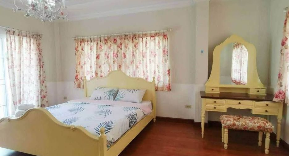 For rent 6 bedrooms villa in Mueang Chiang Mai, Chiang Mai