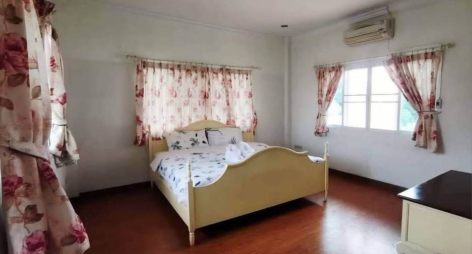 For rent 6 bedrooms villa in Mueang Chiang Mai, Chiang Mai