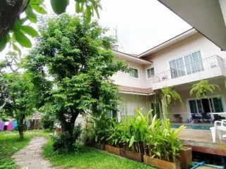 For rent 6 bedrooms villa in Mueang Chiang Mai, Chiang Mai