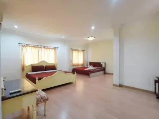 For rent 6 bedrooms villa in Mueang Chiang Mai, Chiang Mai