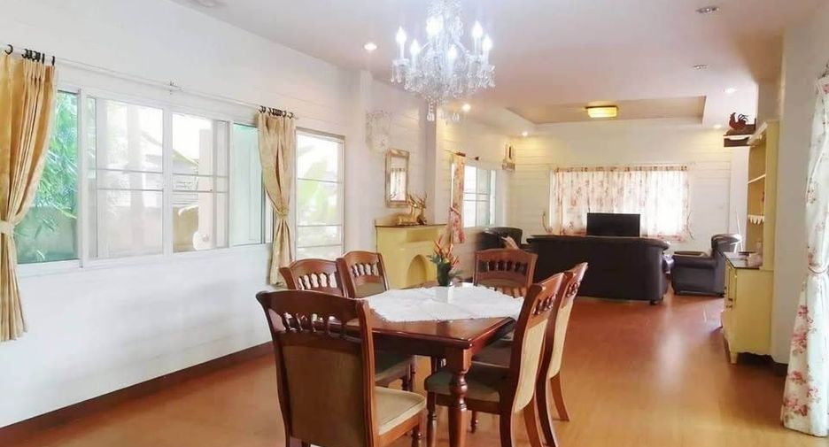 For rent 6 bedrooms villa in Mueang Chiang Mai, Chiang Mai