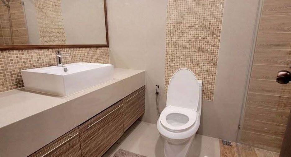 Condo en alquiler y en venta de 2 habitaciones en Watthana, Bangkok