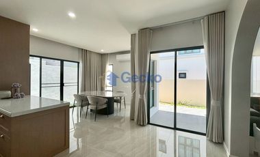 For rent and for sale 4 bedrooms house in Bang Lamung, Chonburi