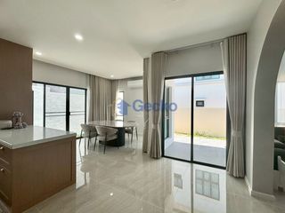 For rent and for sale 4 bedrooms house in Bang Lamung, Chonburi